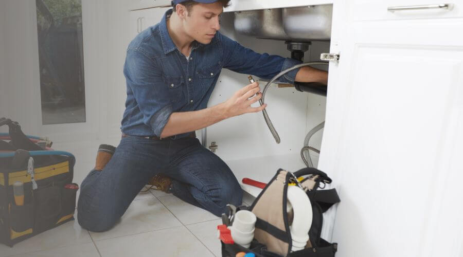Expert burst pipe repair services in Mount Auburn, IL